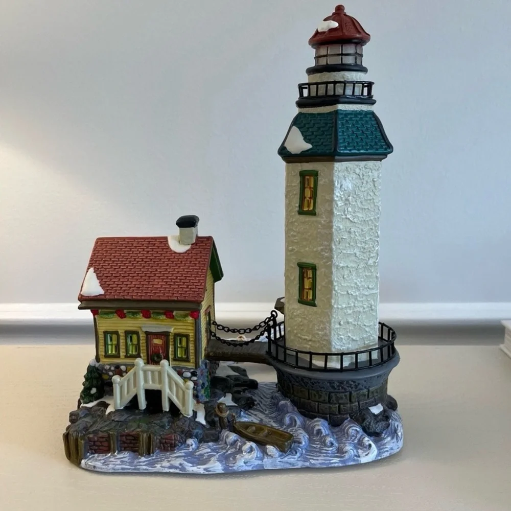 2002 Santa’s Workbench “Knightsbridge Lighthouse” Light-Up Christmas Village - Picture 1 of 13
